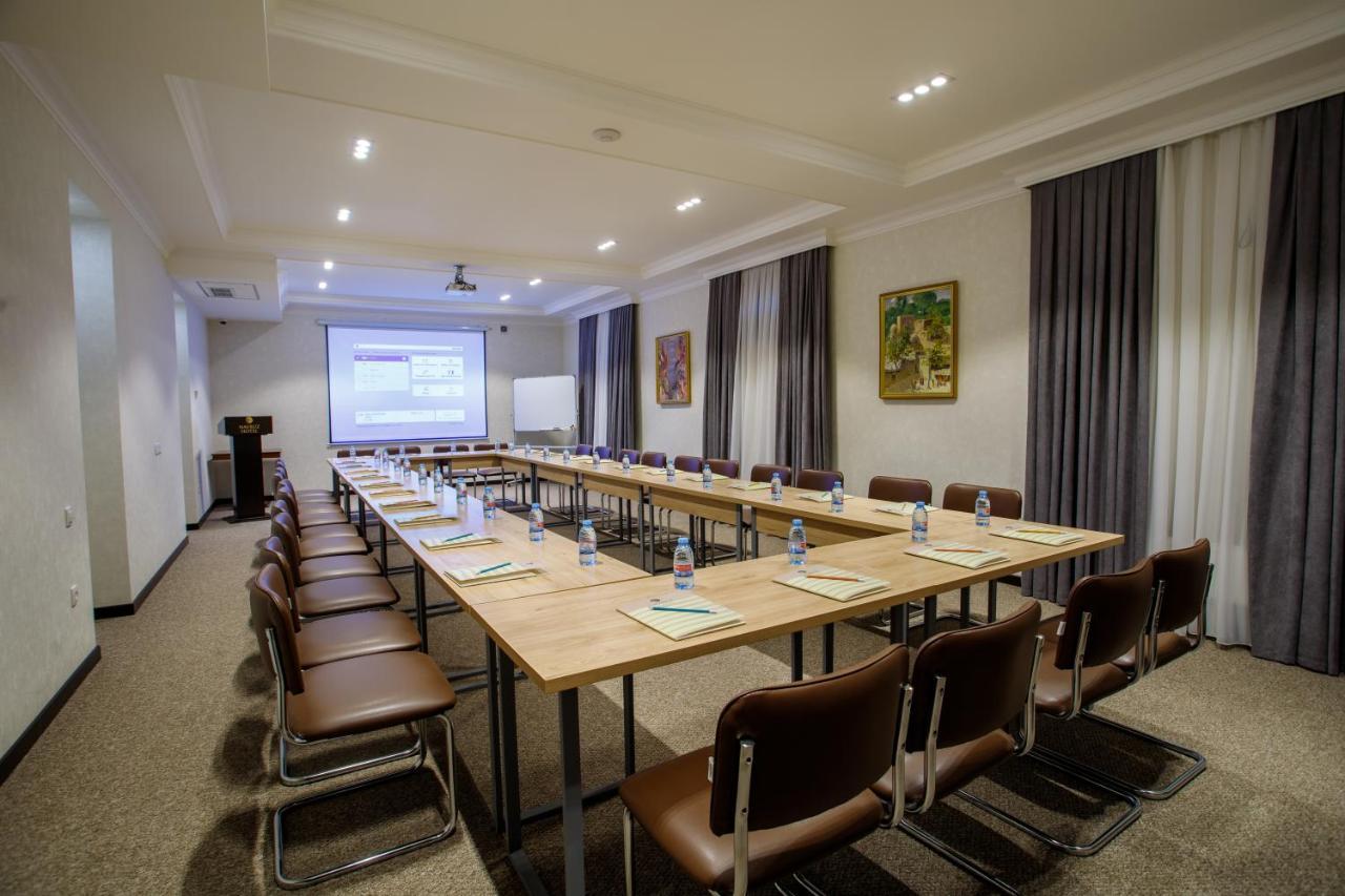 Navruz Hotel Tashkent Ngoại thất bức ảnh