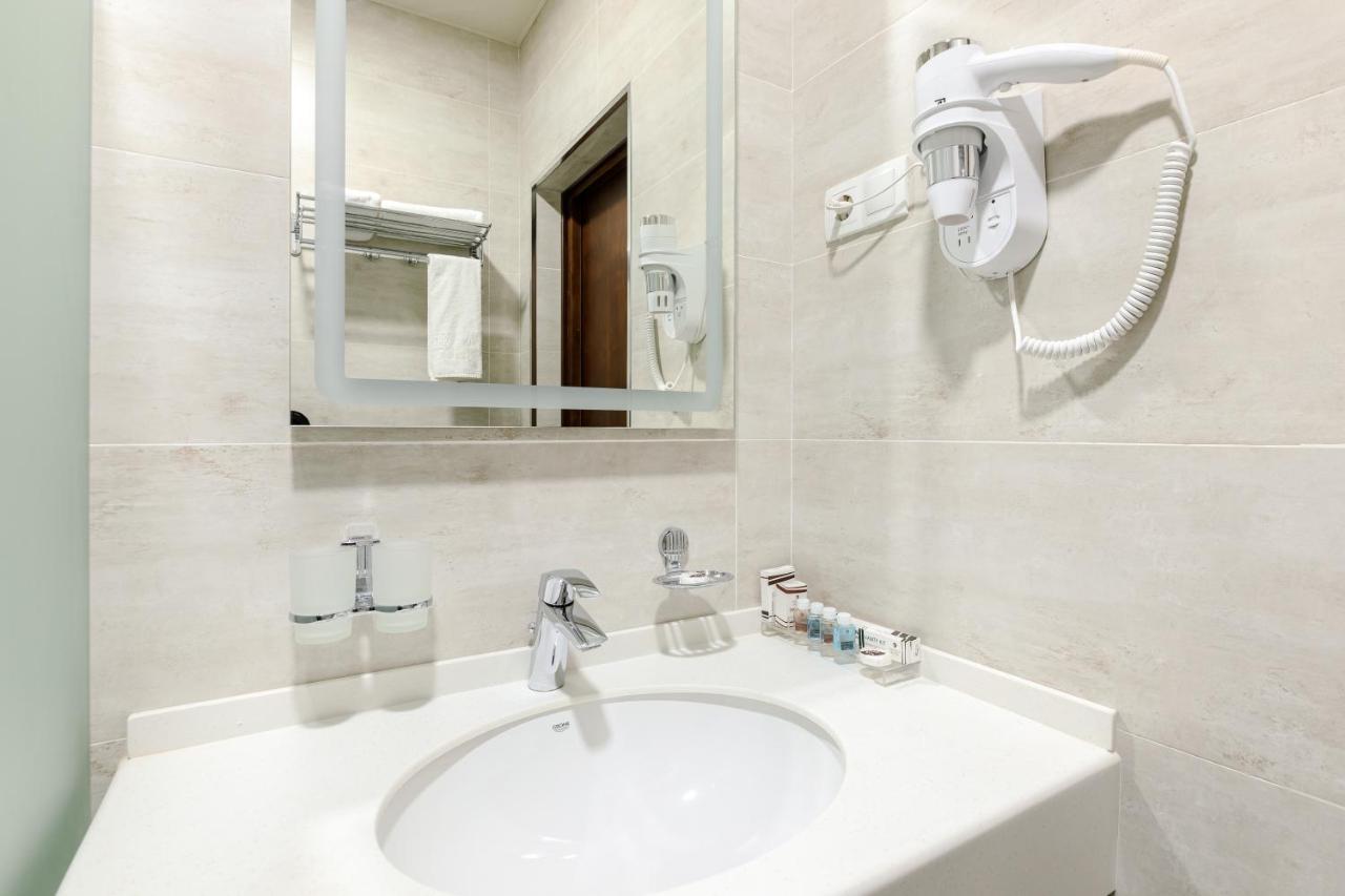Navruz Hotel Tashkent Ngoại thất bức ảnh